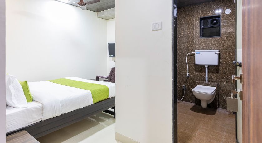 Hotel Saras Residency in Navi Mumbai
