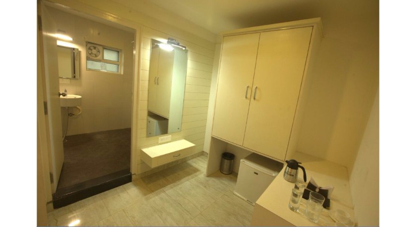 Royal Shades Hotel in Bangalore