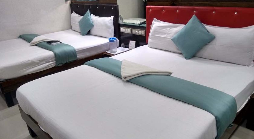 Hotel Plaza in Mumbai