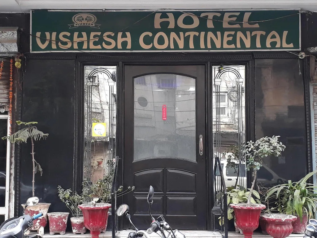 Hotel Vishesh Continental in Delhi