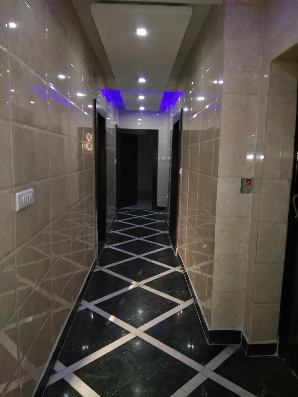 Hotel Vishesh Continental in Delhi