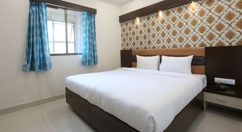 Hotel Geeta Palace in Navi Mumbai