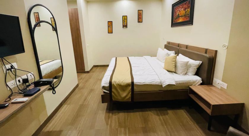 Hotel The Golf in Lucknow