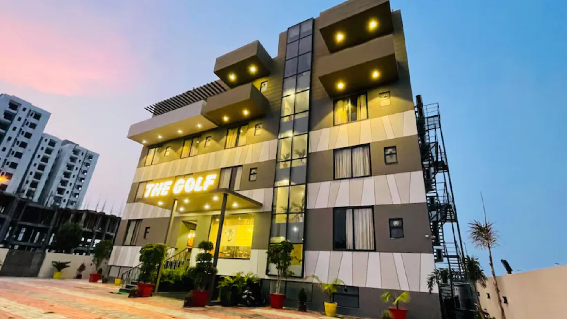 Hotel The Golf in Lucknow