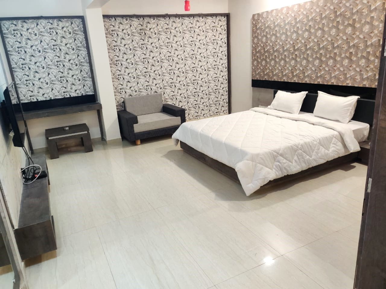 Hotel The Grand Takshak in Mehsana