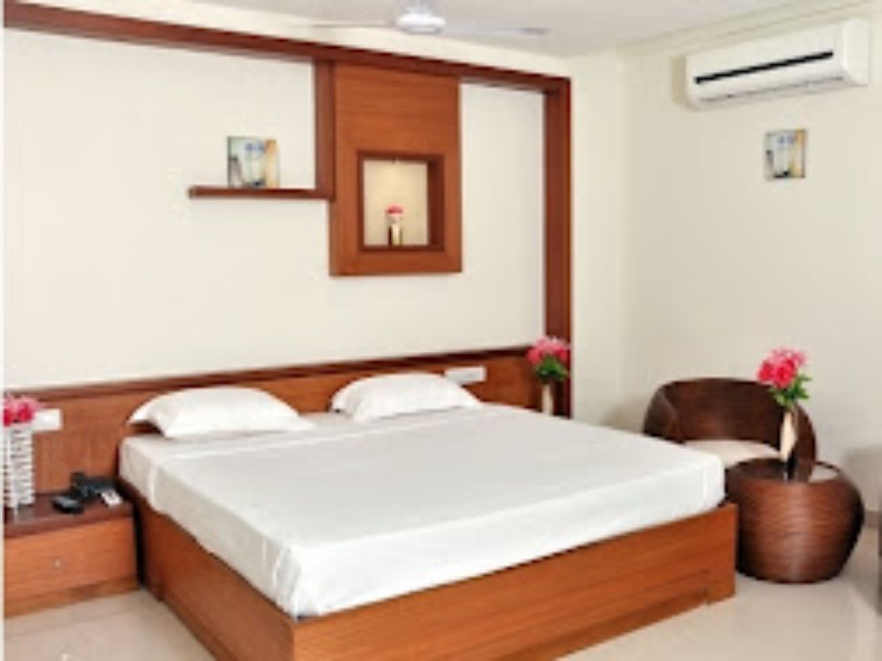 Rithans Plaza in Coimbatore