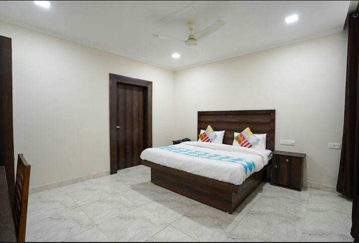 Hotel Midtown in Palwal