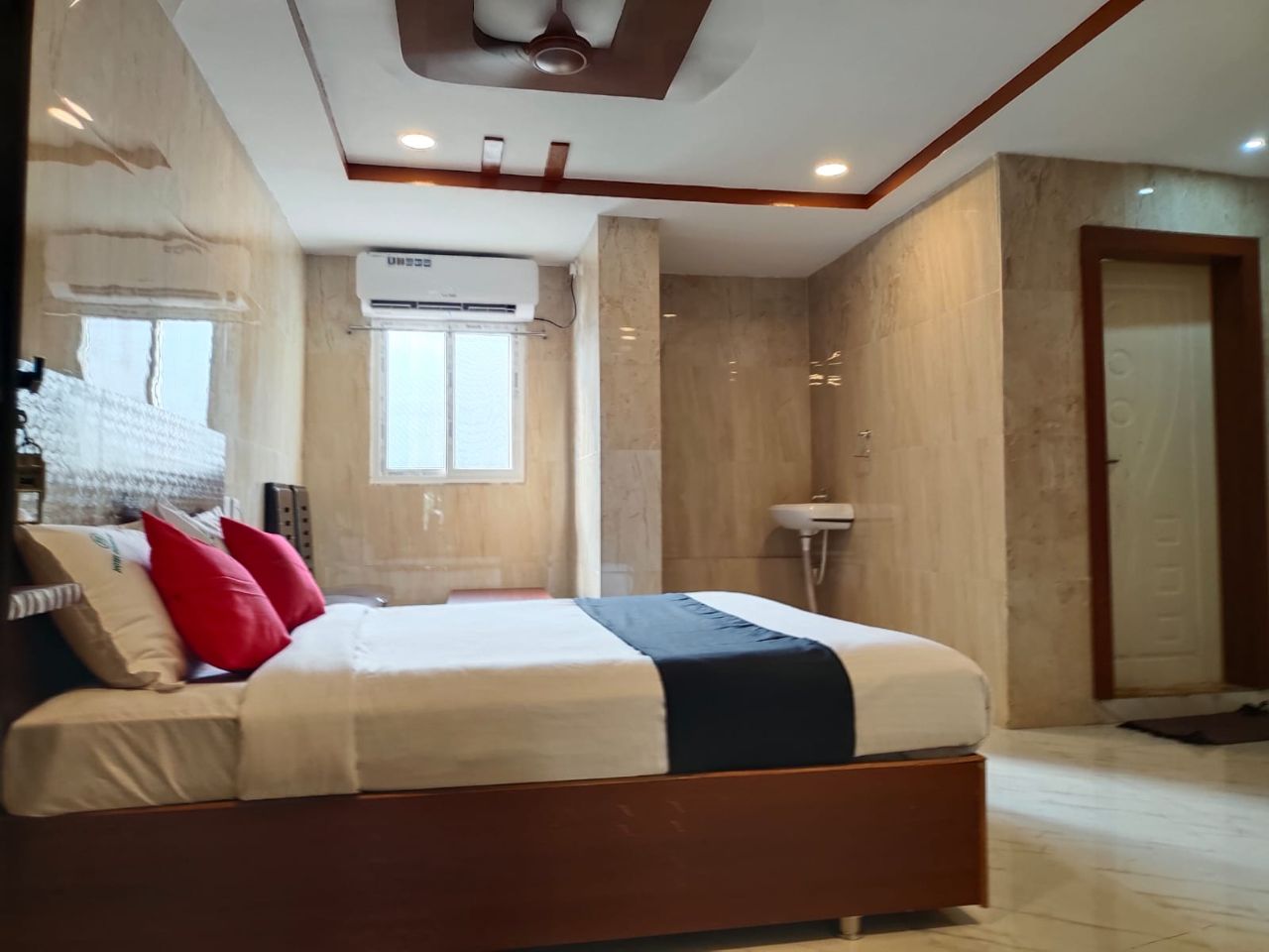 Hotel Grand Inn in Warangal