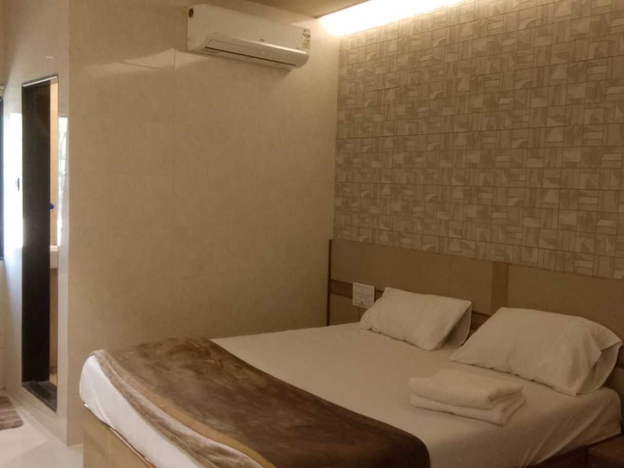 Hotel Eastern Plaza in Mumbai