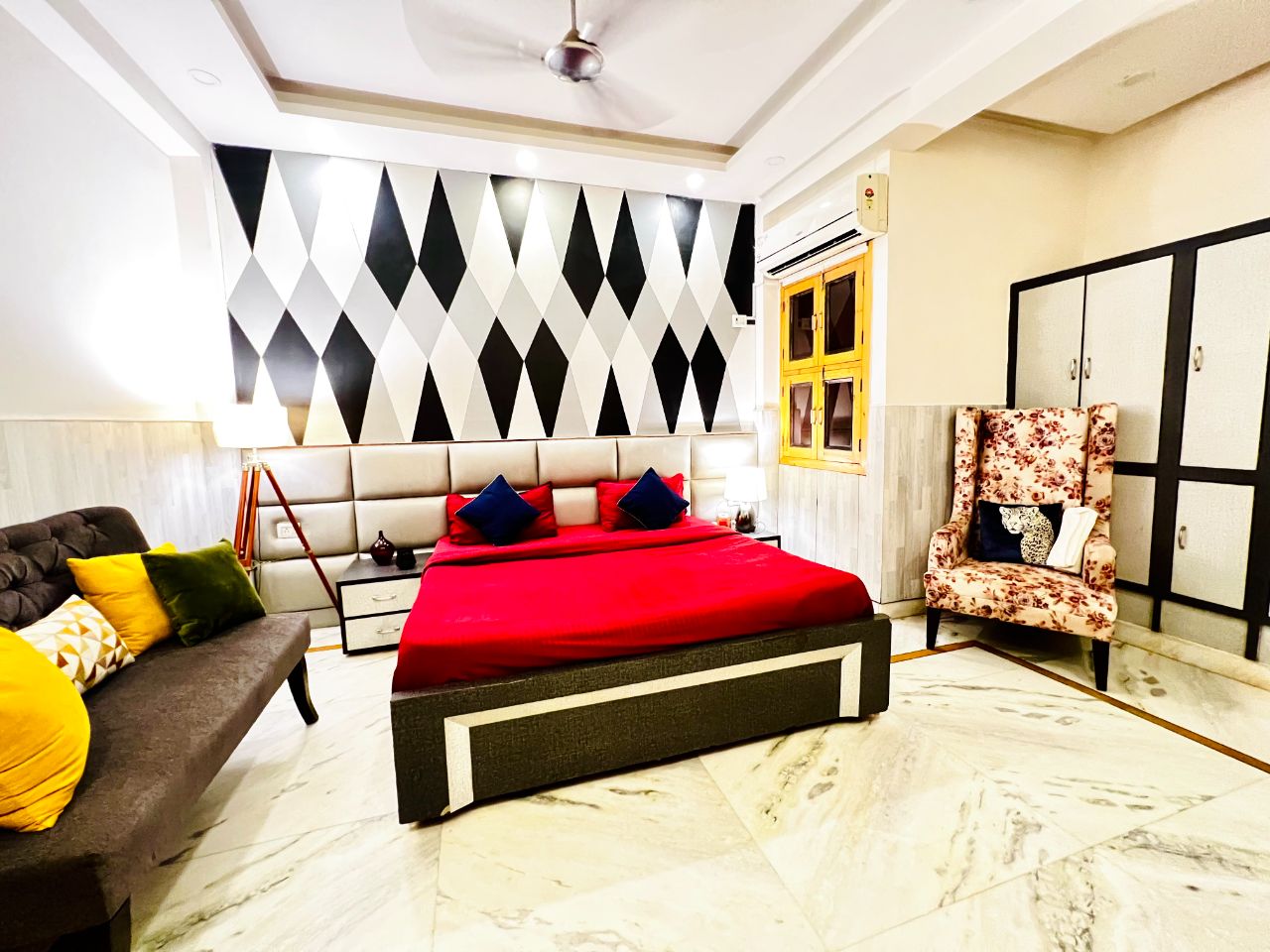 Hotel Divine Inn in Delhi