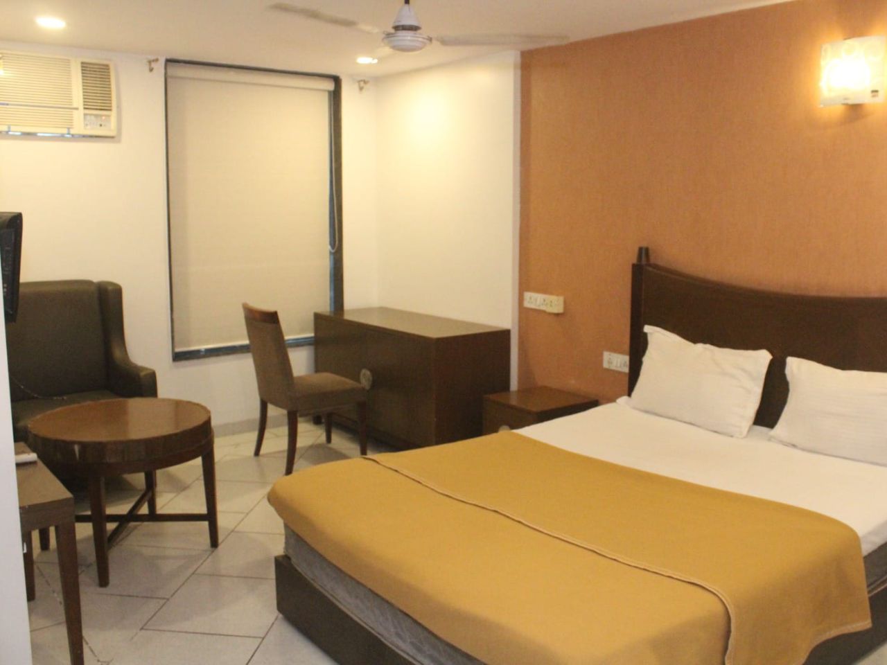 Hotel Western Court in Boisar