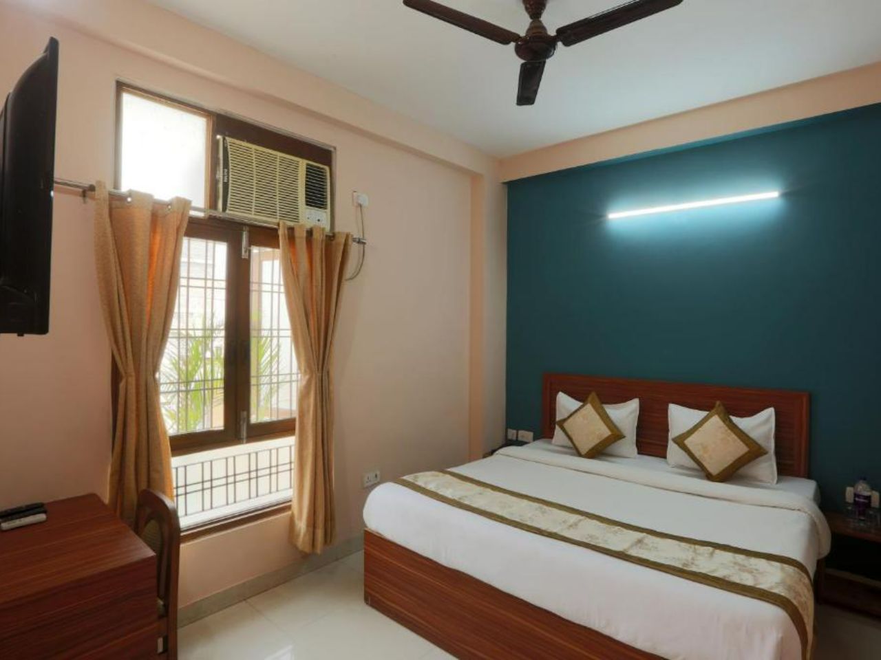 Hotel Surya Palace  in Noida