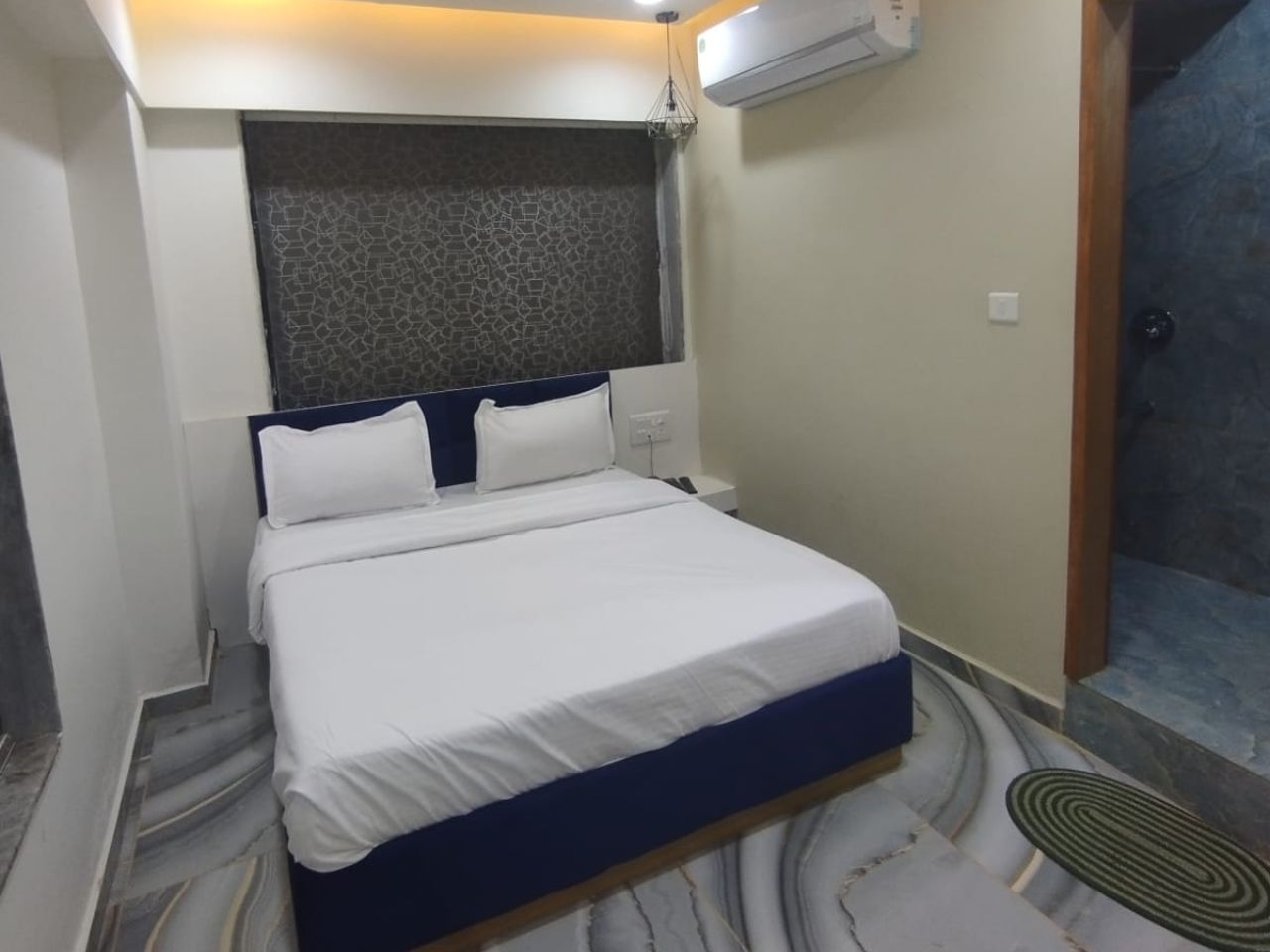 Hotel Gift Inn in Gandhinagar