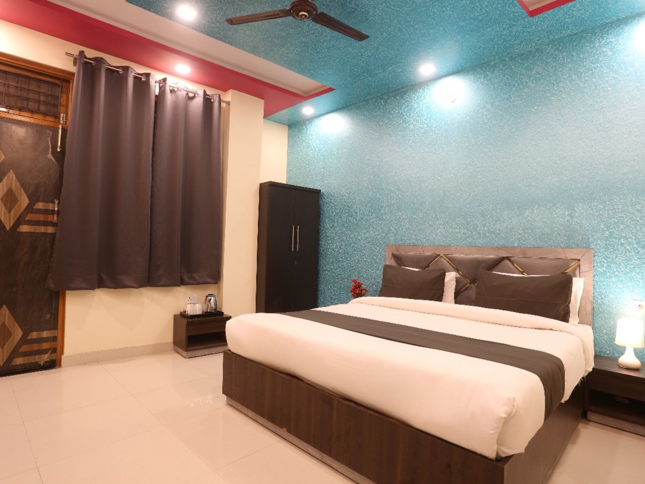 Hotel Raas Inn in Kanpur