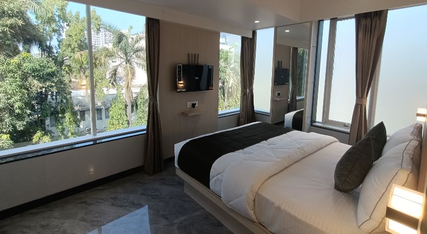 Hotel Pearl Residency in Thane