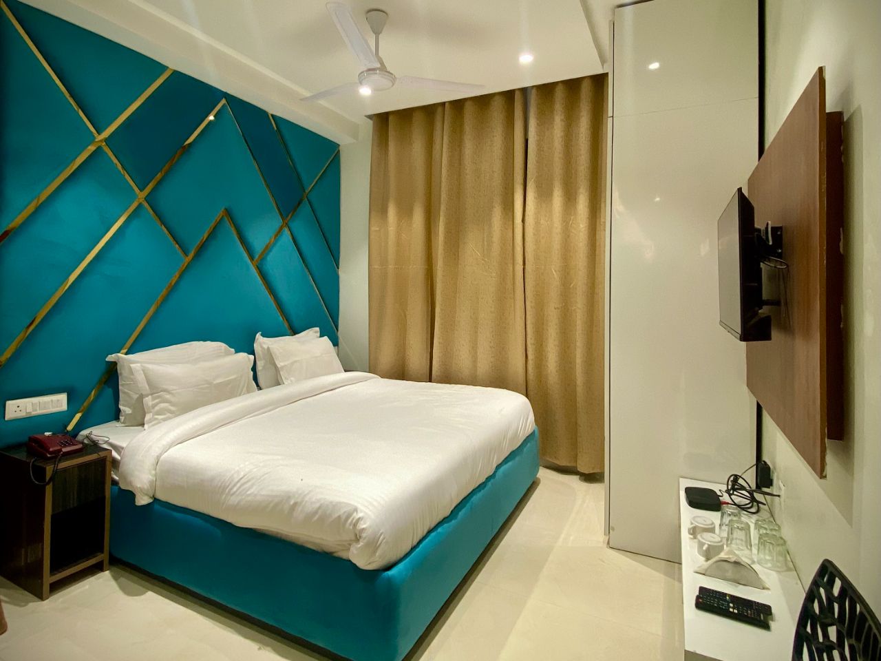 Hotel Heritage in Zirakpur