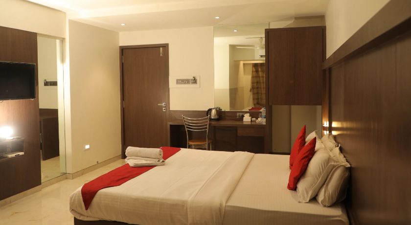 Hotel Express INN in Panvel