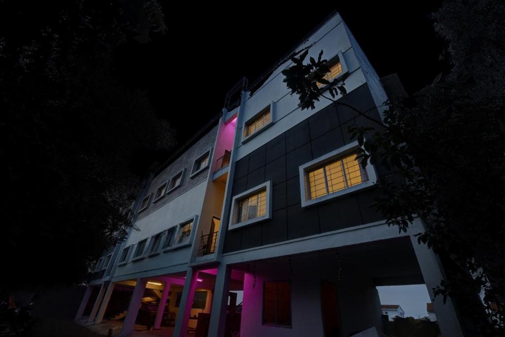 Sea Moon Stays in Chennai