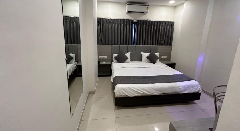 Hotel Selfie Inn in Ahmedabad
