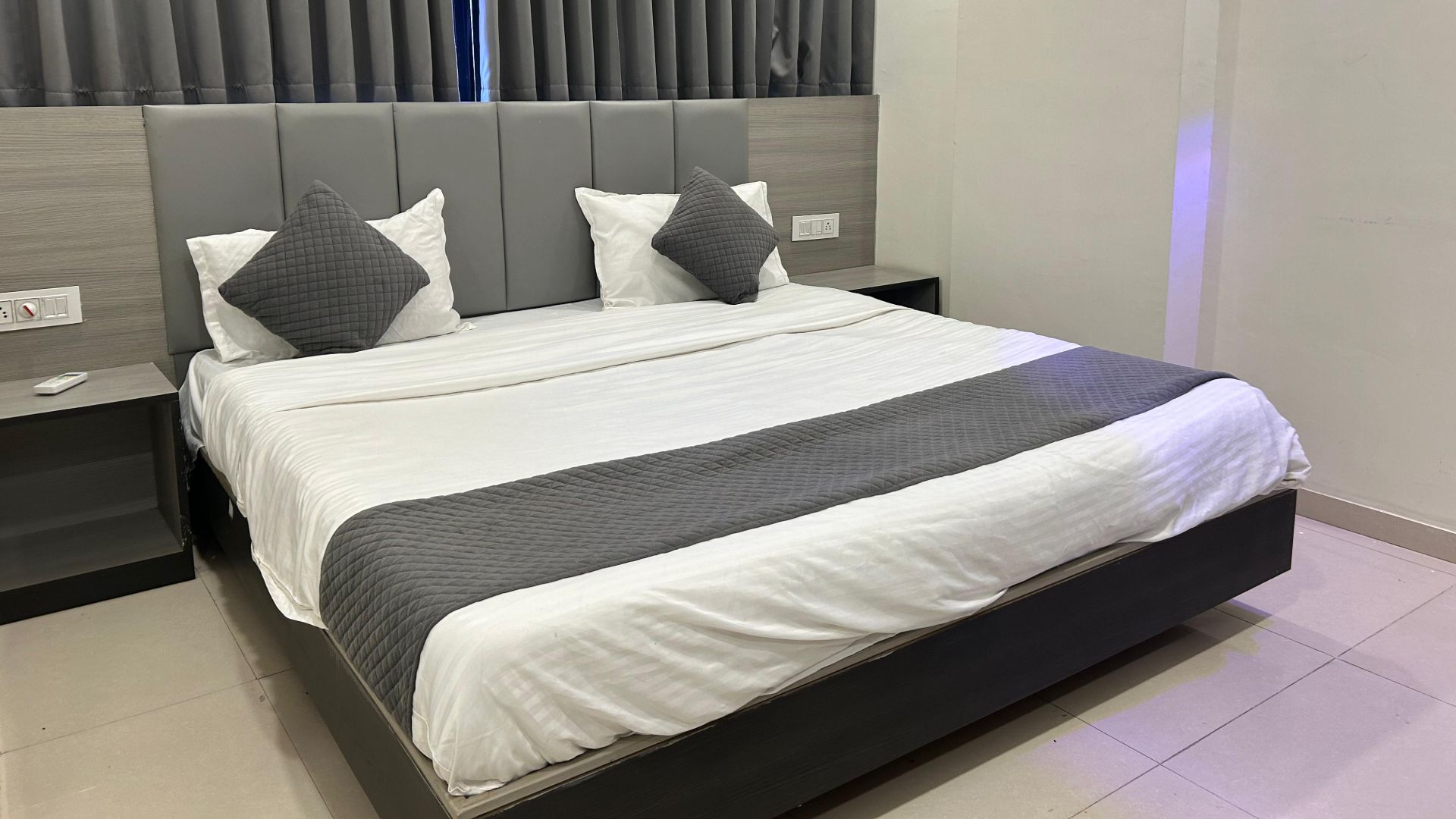 Hotel Selfie Inn in Ahmedabad