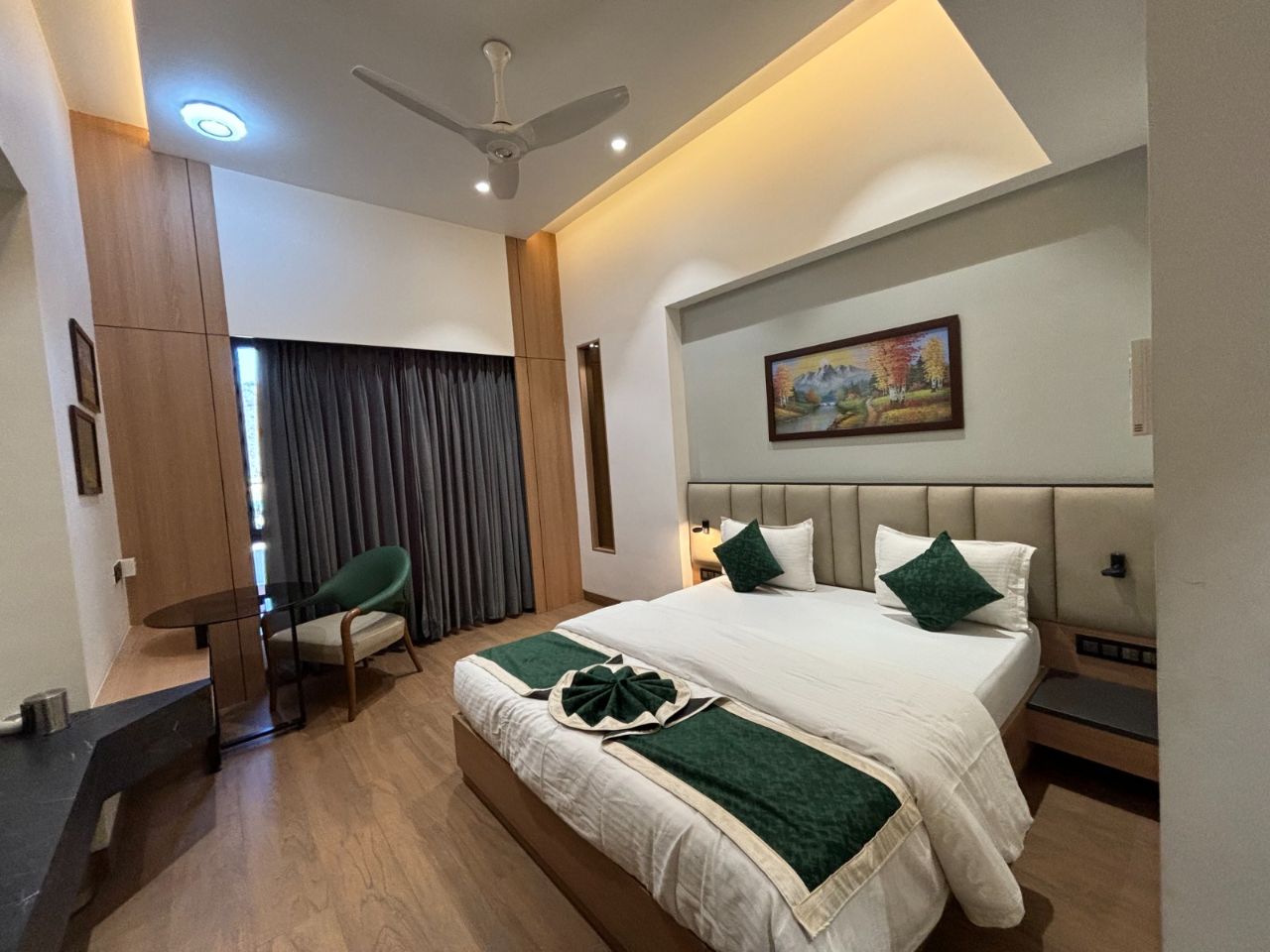 Hotel Red Carpet in Vasai