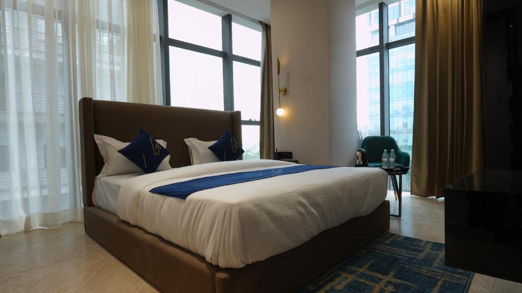 Aquila Grand Suites in Noida