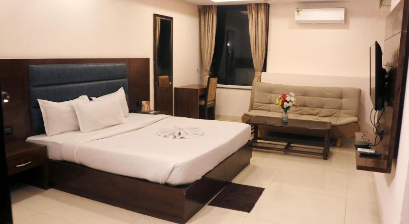 Hotel Midtown Grand in Zirakpur