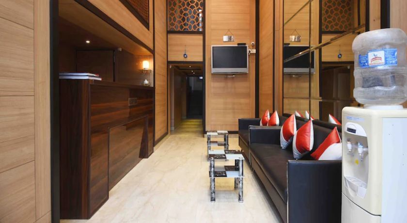 Hotel Royal Grand in Delhi