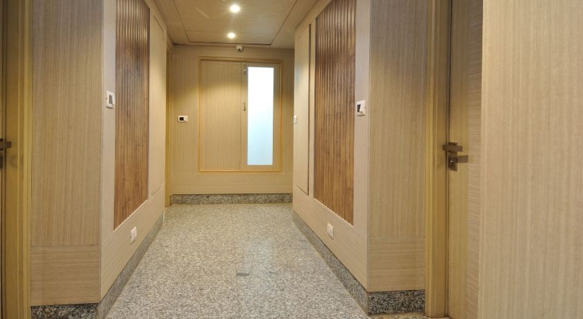 Hotel Royal Grand in Delhi