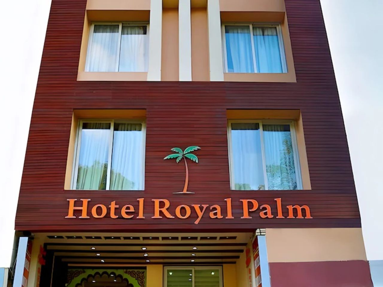 Hotel Royal Palm Udaipur in Udaipur