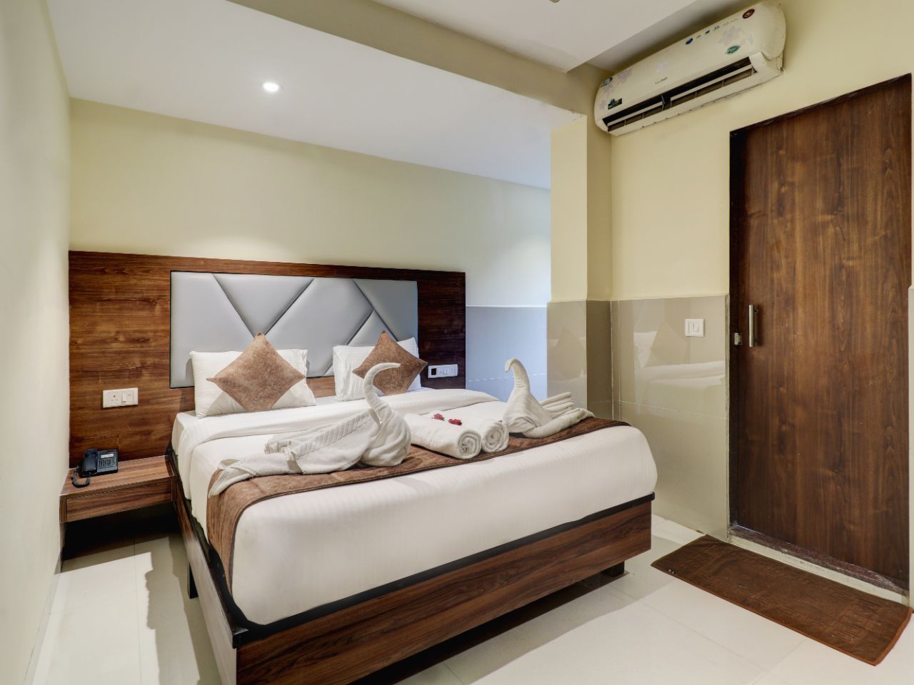 New Hotel Parimeet in Navi Mumbai