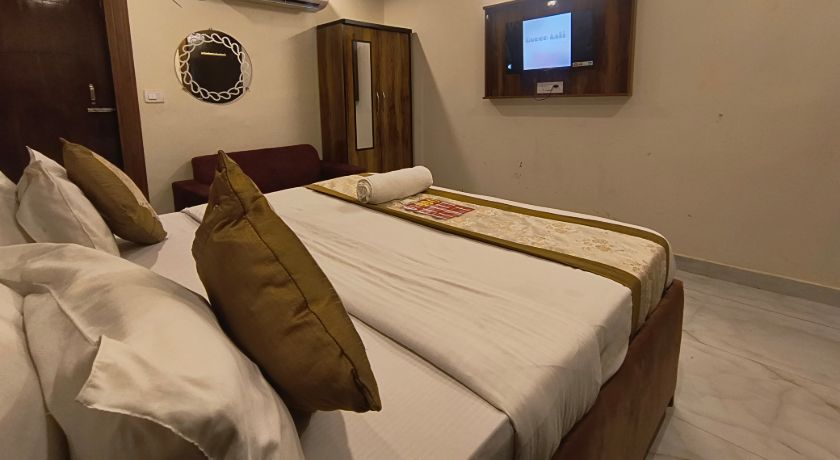Hotel Kaushambi Grand in Ghaziabad