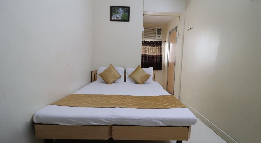 Milan Guest House in Mumbai