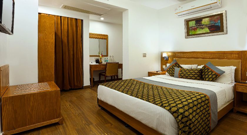 OPO Premier GK2 in Delhi