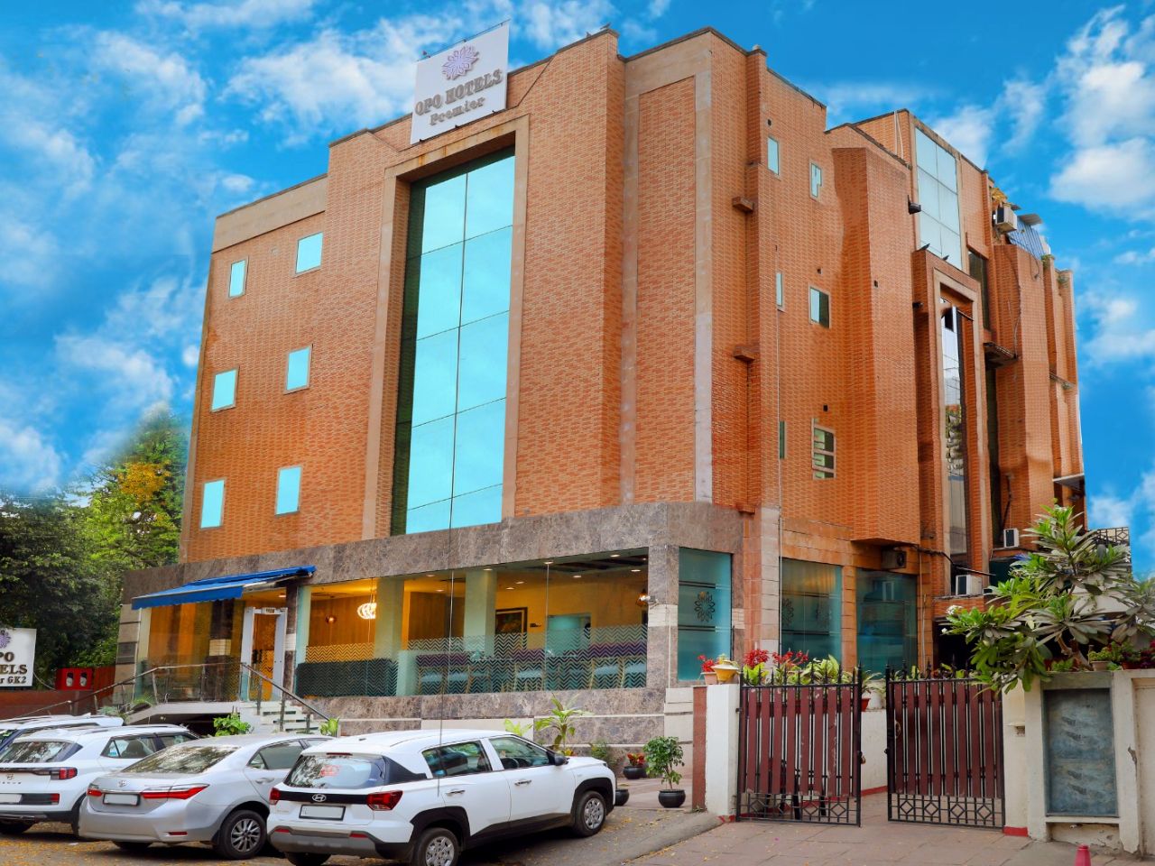 OPO Premier GK2 in Delhi