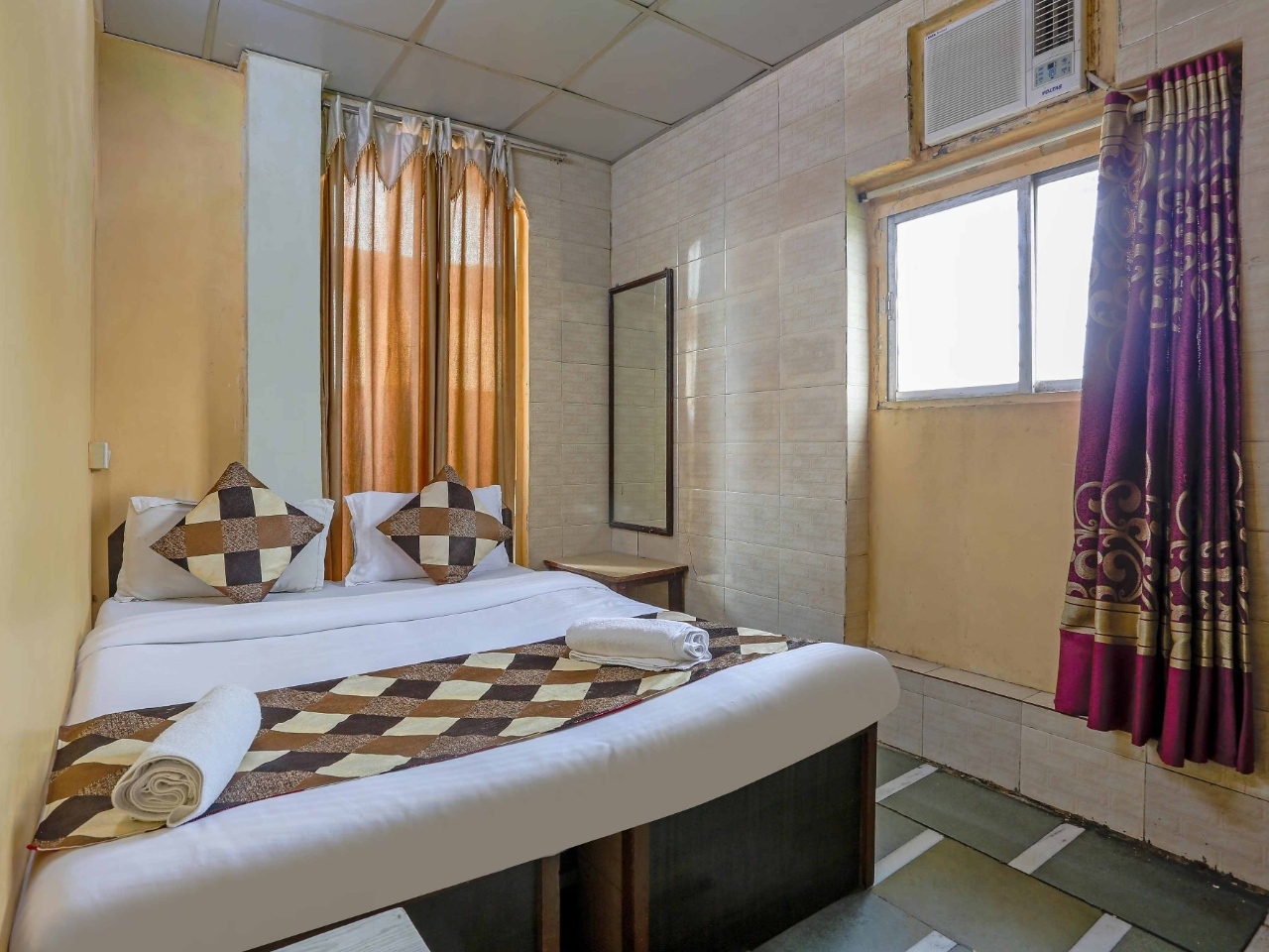 Hotel Golden Plaza in Navi Mumbai