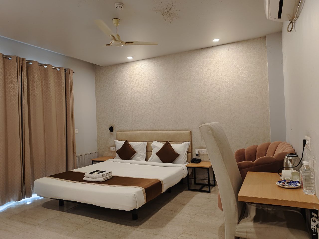 Hotel Aadat Residency in Gurgaon