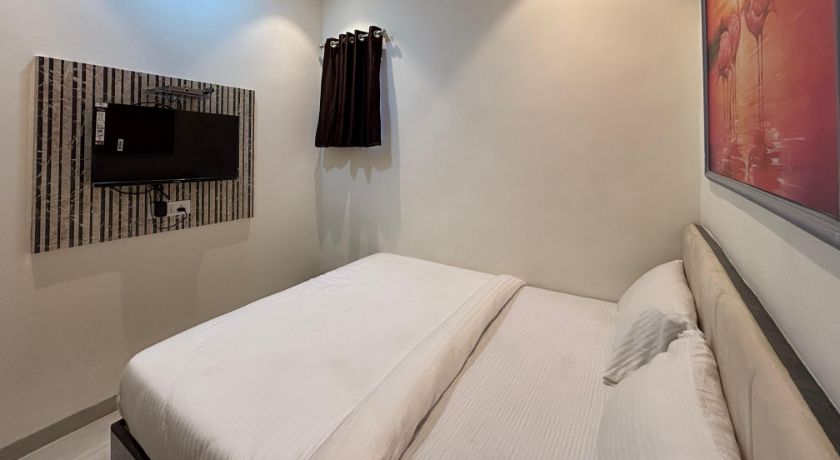 Hotel Dhan Laxmi Residency in Mumbai