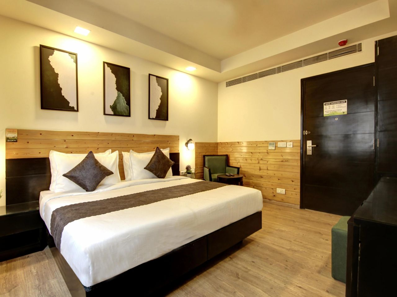 Saltstayz Select - Nehru Place and New Friends Colony in Delhi