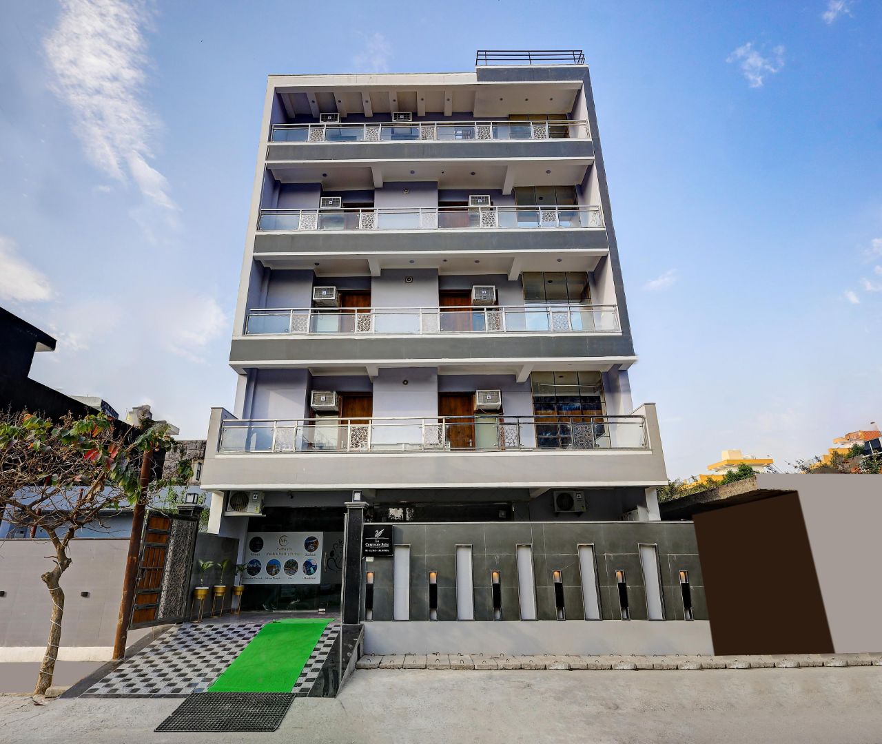 Hotel La Corporate Suite in Noida