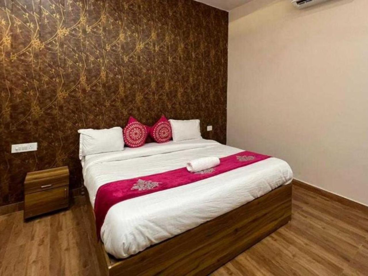 Hotel MoonGaze Inn in Kanpur