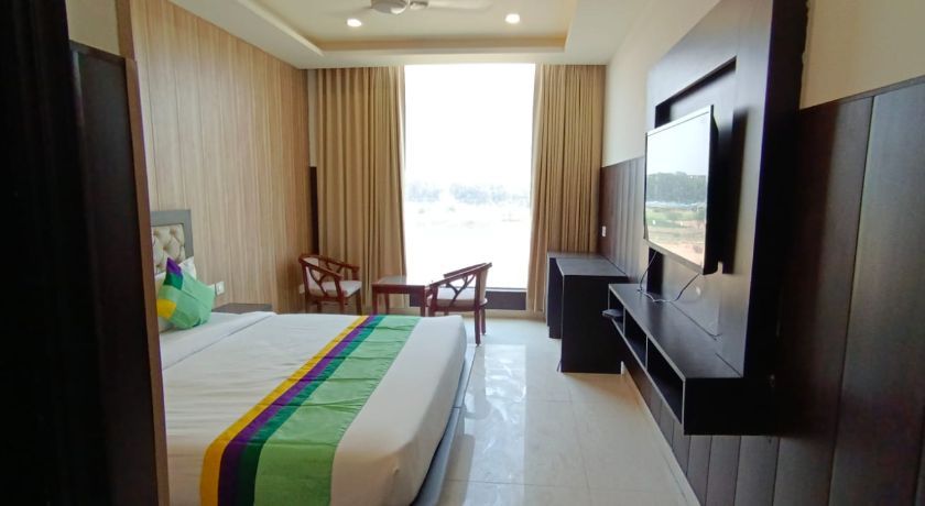 Sky View Hotel in Zirakpur