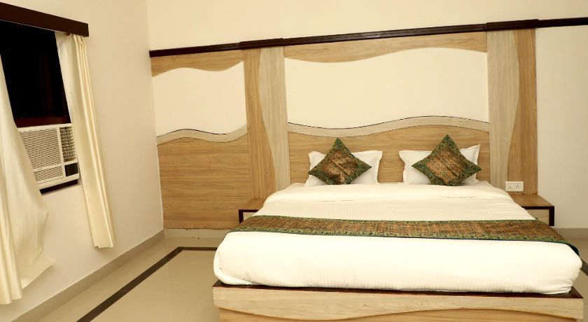 Hotel The Golden Bird in Agra