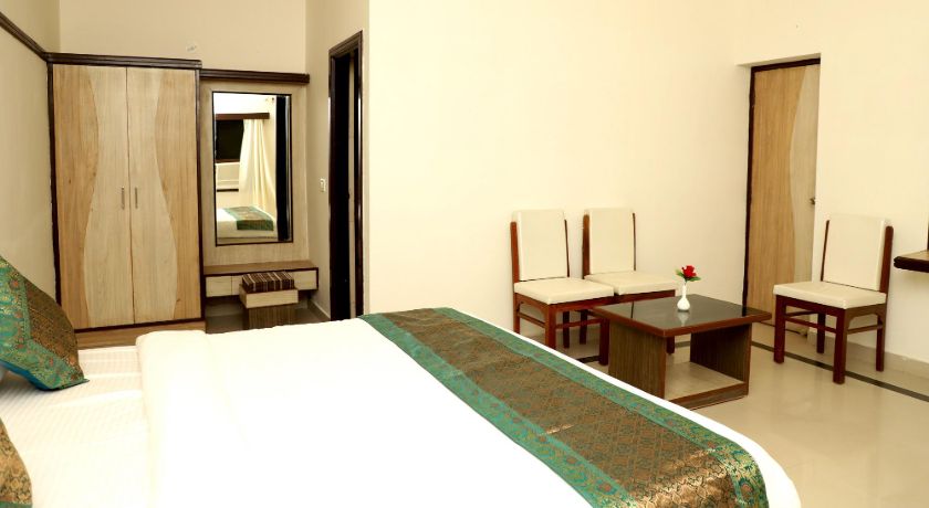 Hotel The Golden Bird in Agra