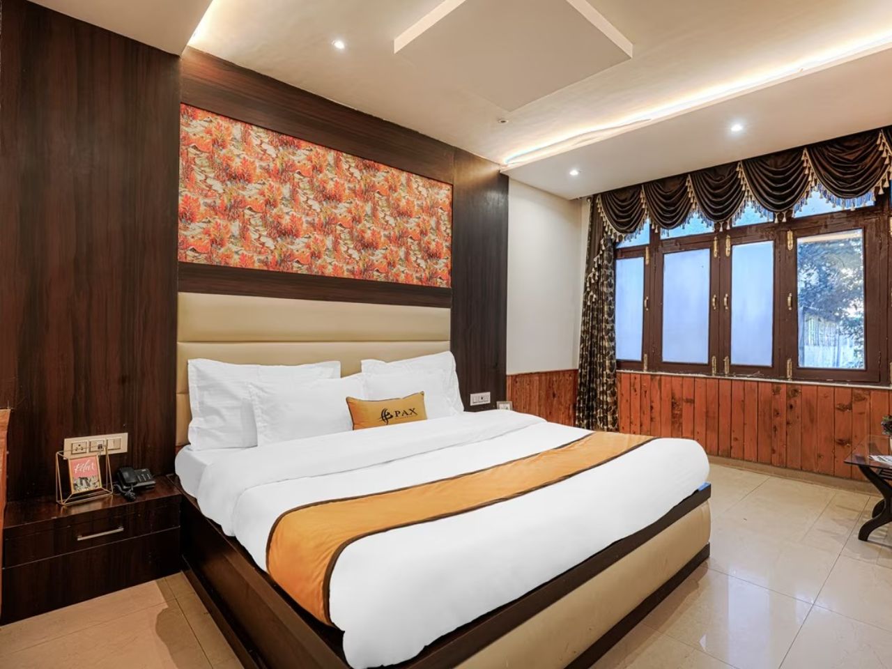 Pax Hotel Sunrise Inn in Dalhousie