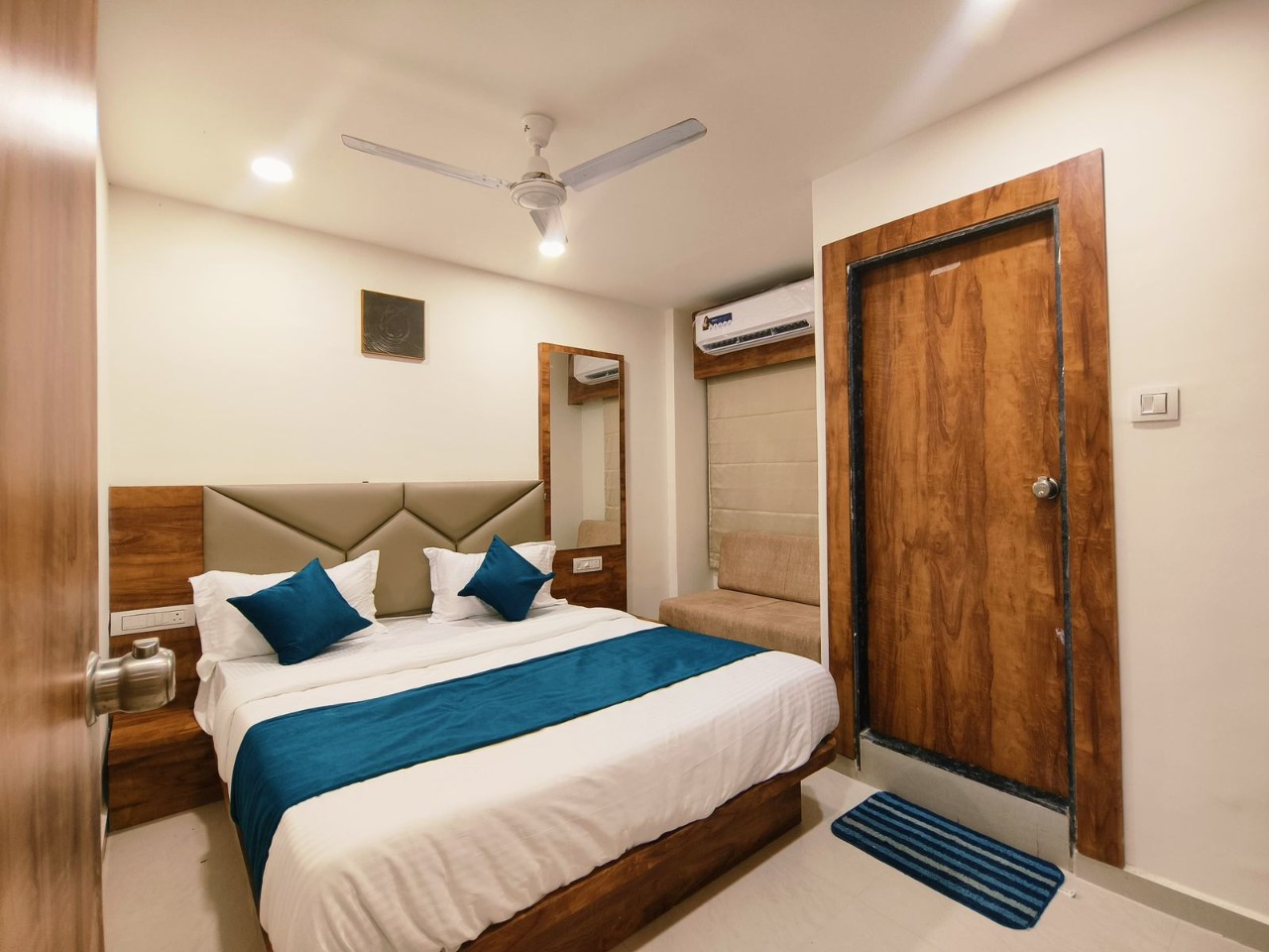 Hotel Viva Inn in Vadodara