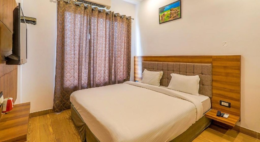 Hotel Global Inn Gold in Lucknow