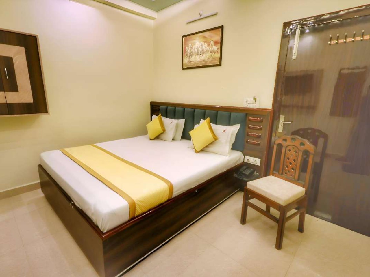 Hotel Pragati Palace in Mathura