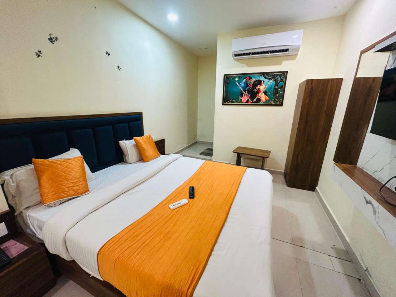 Hotel V R Villa in Vadodara