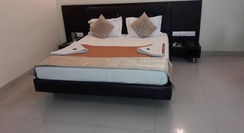 Hotel Western Inn in Vasai